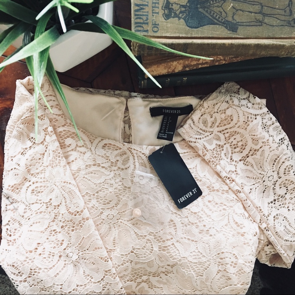 NWT Babydoll Shift Fit Lace Dress